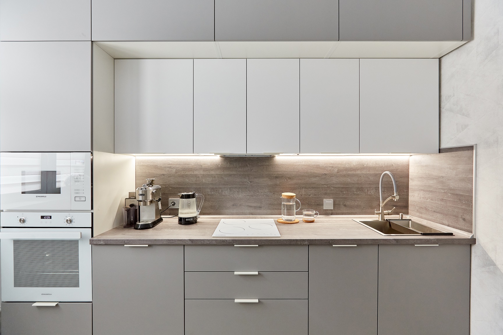 Sharp White Kitchen with Minimalist Style 